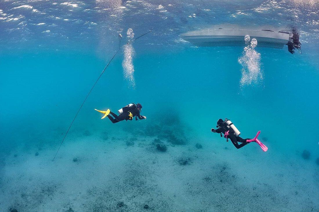 boat diving navigation