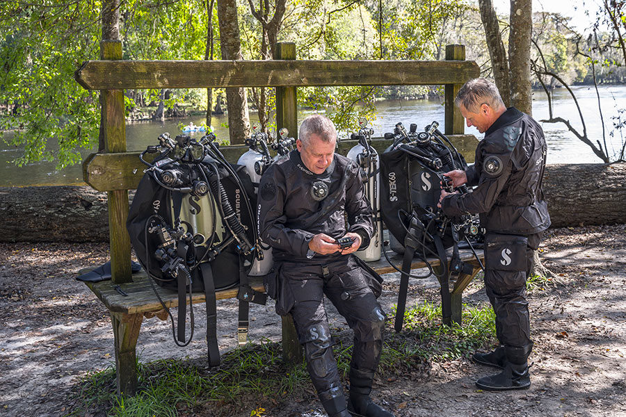 two divers getting ready to technical dive