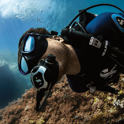 Close up of diver wearing MK25T EVO/S620 X-Ti Dive Regulator System 