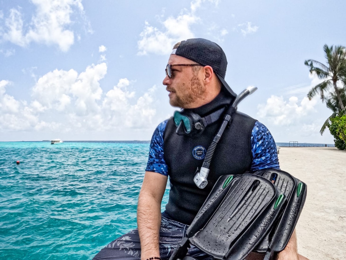 Maaya Thila - South Ari Atoll, Maldives Scuba Diver