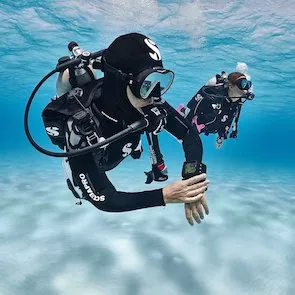 diving with scubapro